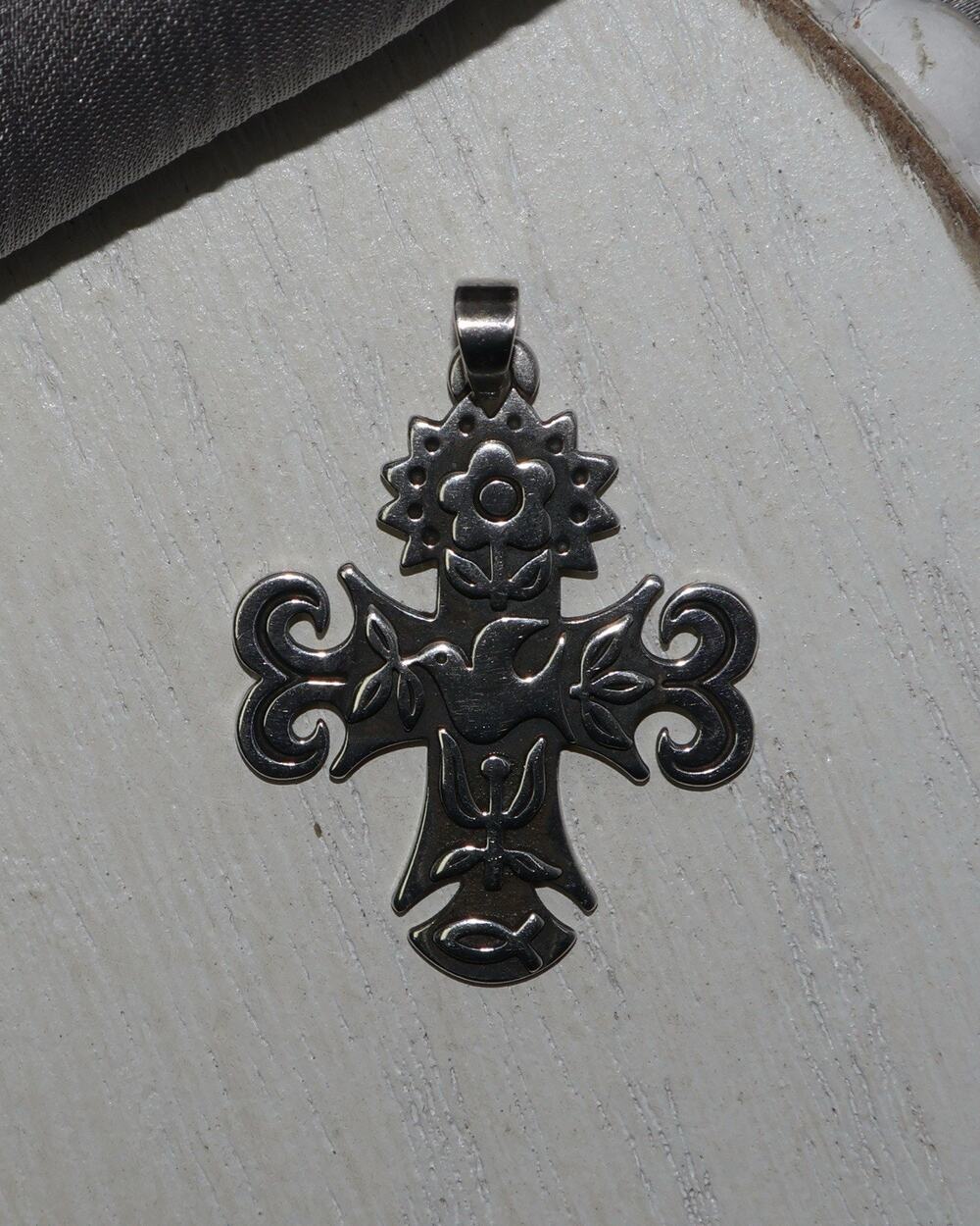 James Avery Sterling Silver La Primavera Cross Pendant 3.7G / 1.2in